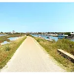 Appartement Chaleureux Avec Vue Sur Le Canal Et Les Etangs *